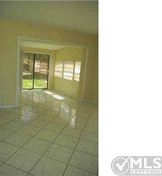 4th image of 440 NE 27th Ave