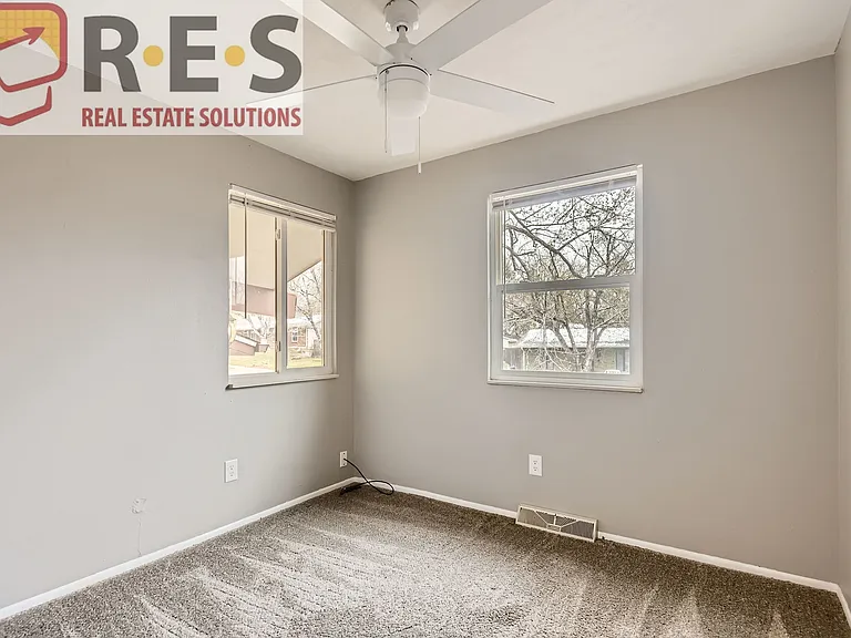 4733 S Willow St — Photo 20