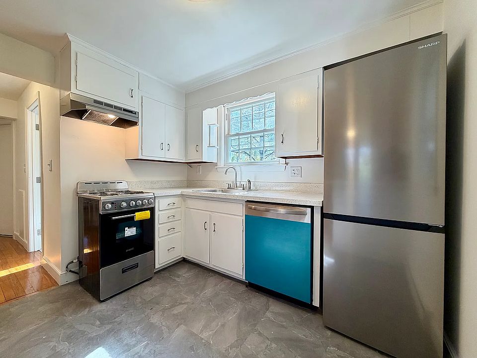 1st image of 21 Park Ave #12
