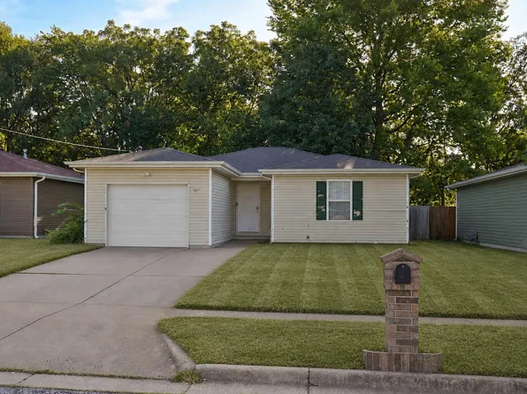 322 N Westport Avenue, Springfield, MO 65802