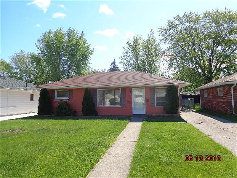 1st image of 325 Lynne Dr