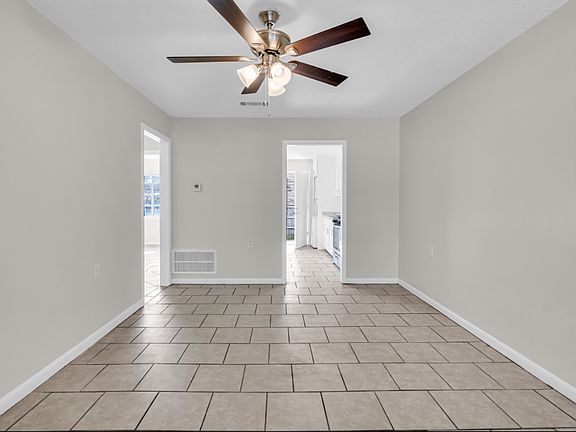 3rd image of 1010 N Montgomery St APT 5A