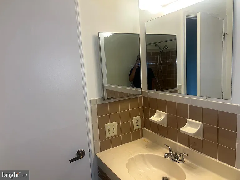 100 Conway Ct — Photo 9