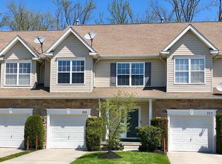 325 Hidden Dr, Blackwood, NJ 08012