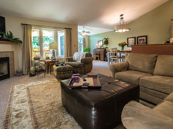 4th image of 6019 W Woodview Ct #28