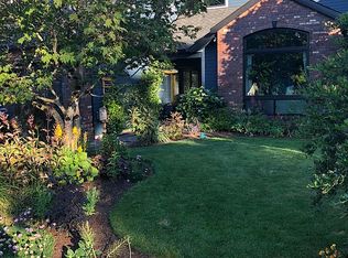 21544 NE Interlachen Ln, Fairview, OR 97024