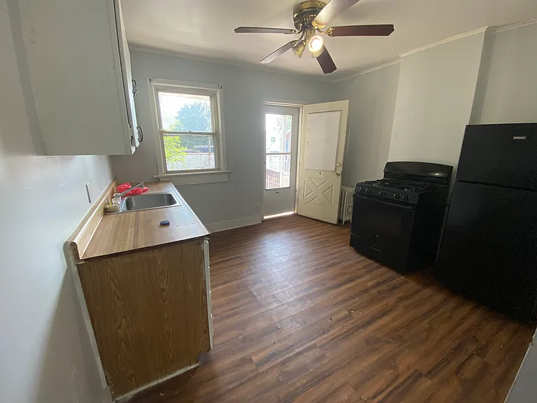 426-428 E Northampton St #4 — Photo 5