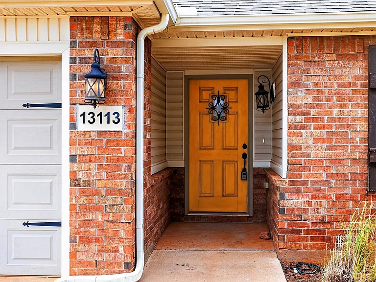 13113 Camden Dr — Photo 3
