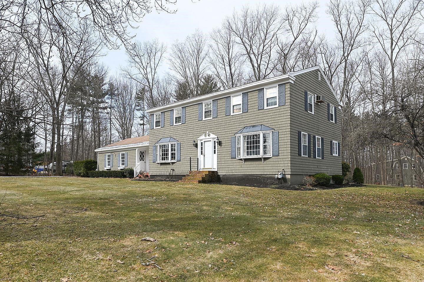 6 Rustic Lane, Plaistow, NH 03865 | Zillow