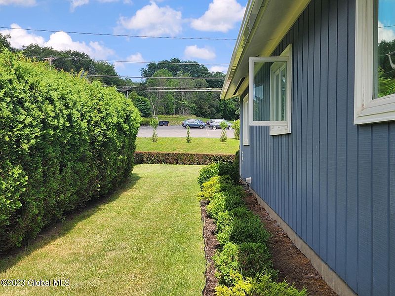5th image of 191 Grandview Drive