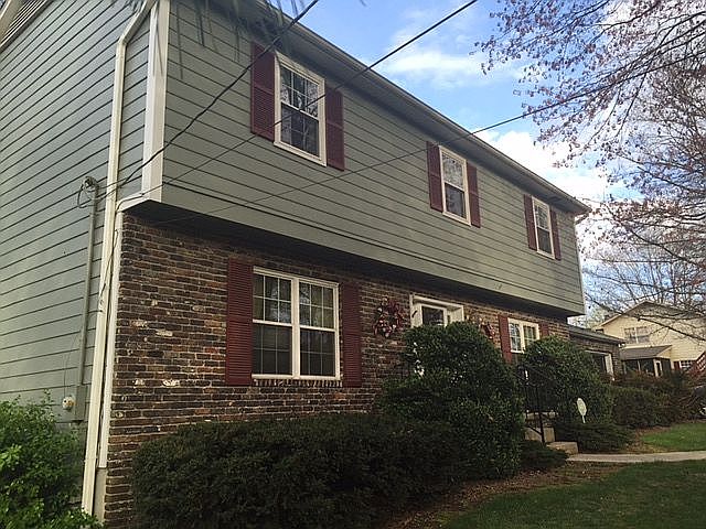 1st image of 9512 Ravenwood Cir