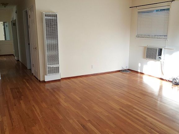 4th image of 5168 Amelia Dr