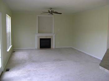5th image of 1015 Erin Dr