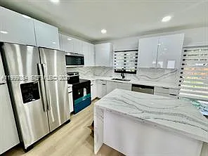 4131 NW 11th Pl — Photo 8
