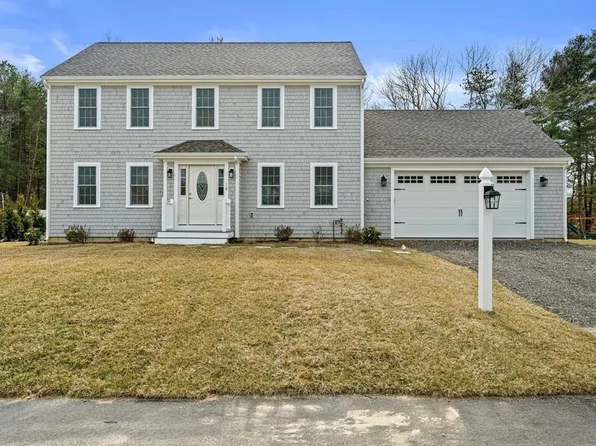 18 Stone Gate Dr, Plymouth, MA 02360