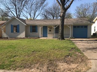 553 NW Newton Dr, Burleson, TX 76028