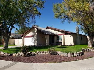 1057 E Nugent St, Lancaster, CA 93535