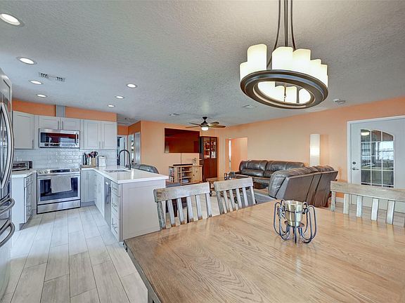 5th image of 5408 NE 1st Terrace