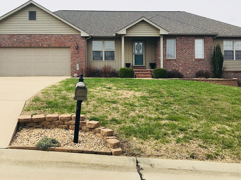 1st image of 1413 Holly Dr