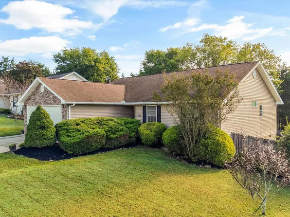 1006 Stones Throw Ln, Sevierville, TN 37876