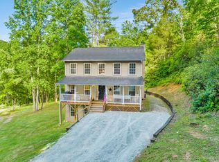 385 Sugar Creek Dr, Franklin, NC 28734