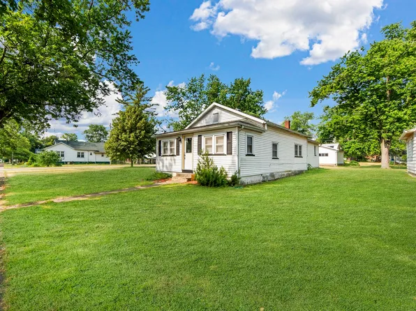 218 S Locust St, Wenona, IL 61377