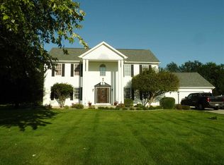 57082 Bluff Crest Dr, Elkhart, IN 46516