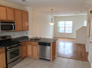 319 Gawron Ct, Parlin, NJ 08859