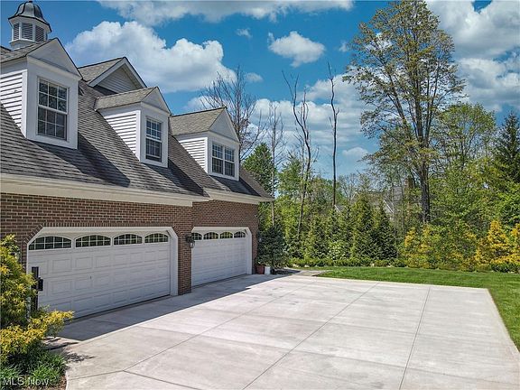 5th image of 45 High Point Ln