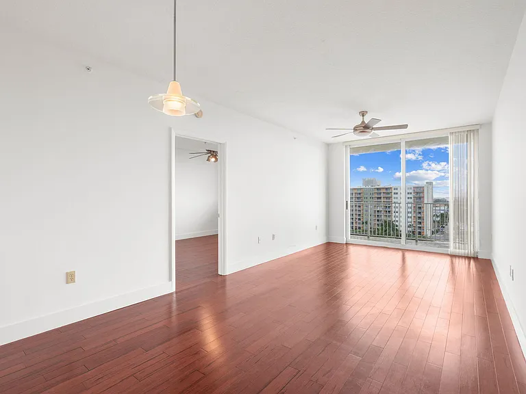 3020 NE 32nd Ave #704 — Photo 8