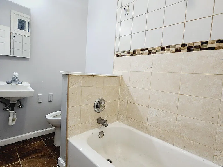 100 Wilkinson Ave #3 — Photo 7