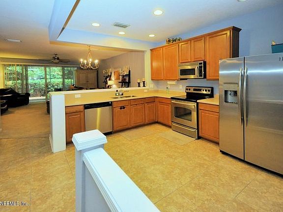 3rd image of 13281 Stone Pond Dr