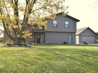 W331S8215 James Dr, Mukwonago, WI 53149