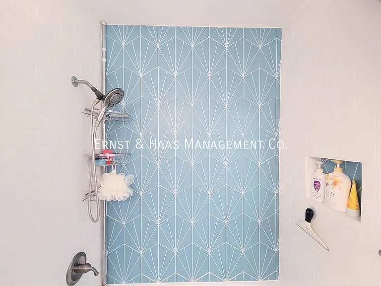 1023 E 1st St #8 — Photo 16