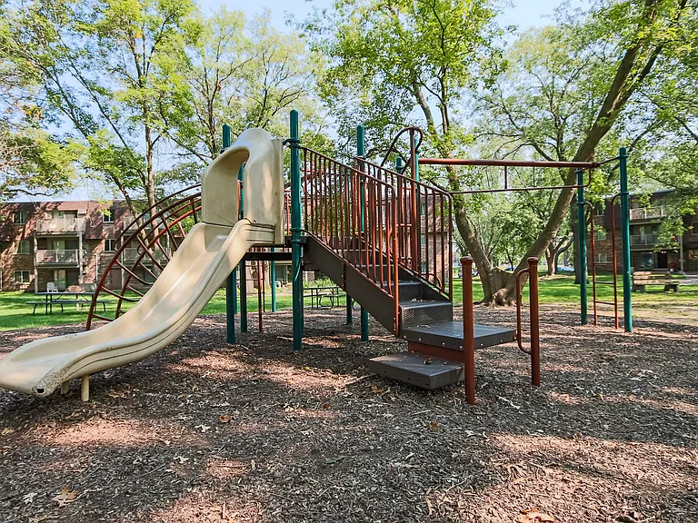 Parkview Estates — Photo 8