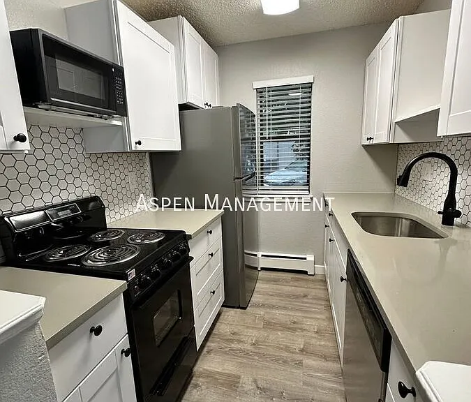 1811 22nd St #1 — Photo 5