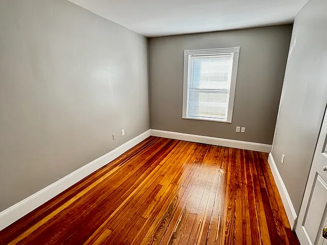 4 bed, 1.5 bath, 1200 sqft, $3,100 — Photo 3