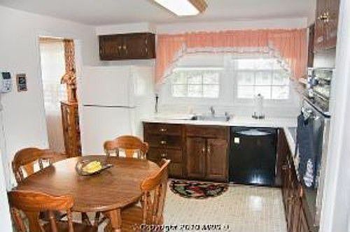 4th image of 13128 Melville Ln
