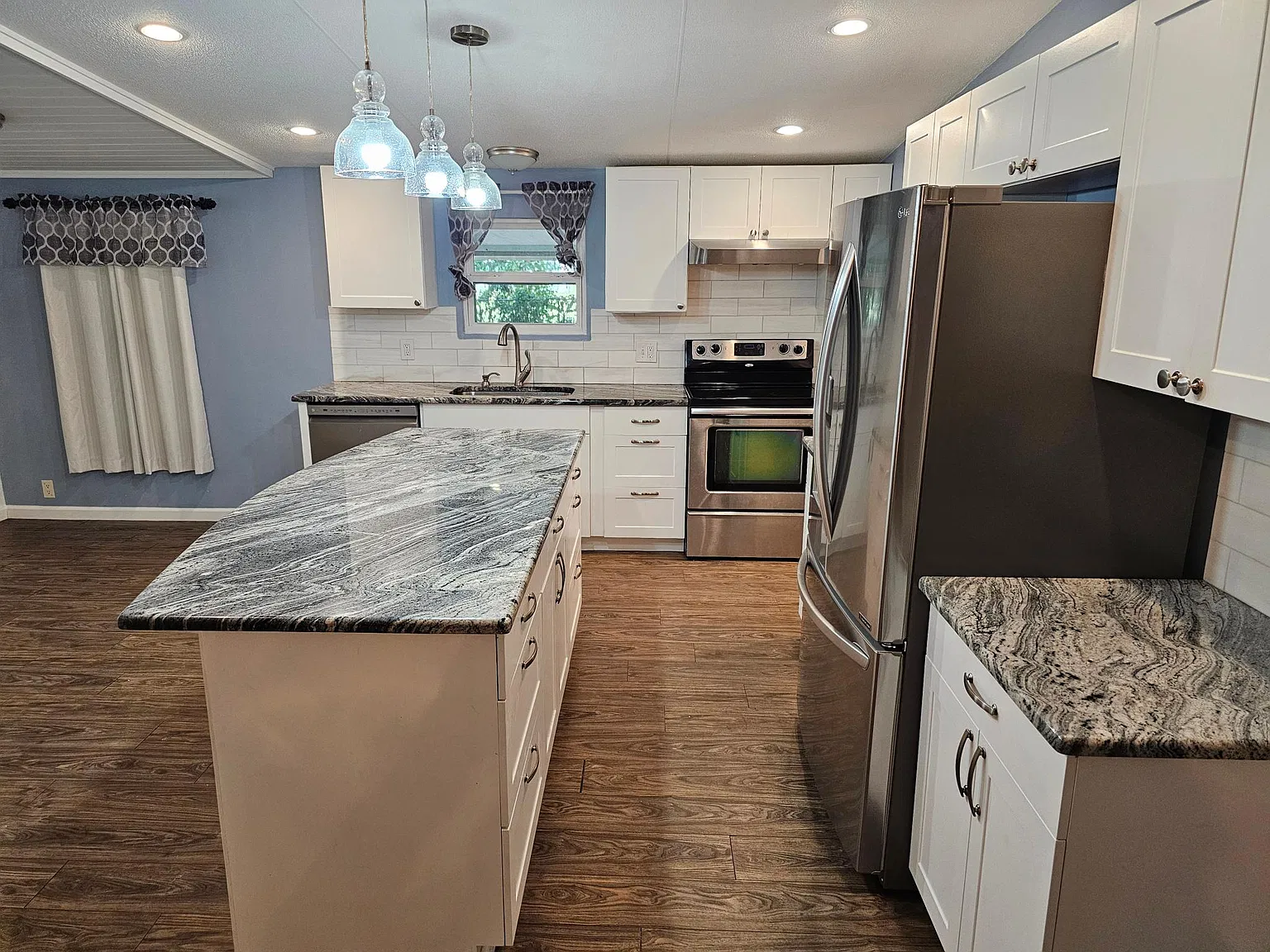 3 bed, 1404 sqft, $1,850 — Photo 3