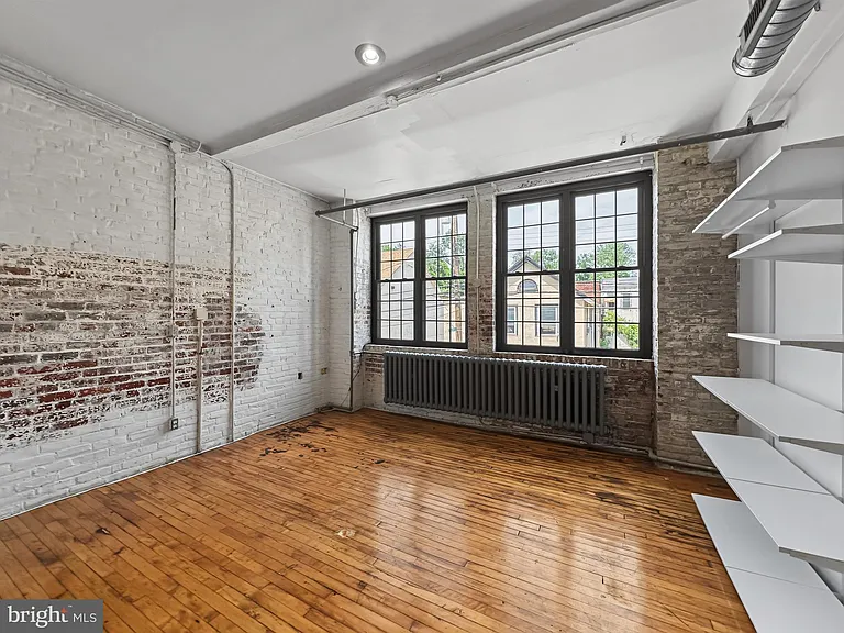 14 W Harvey St #16 — Photo 6