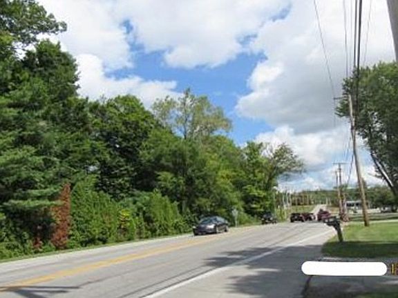 Exterior Neighborhood (street photo)