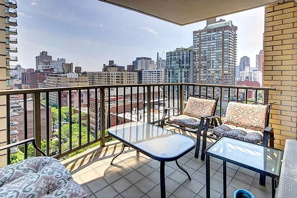 Rented by Halstead Real Estate | media 20