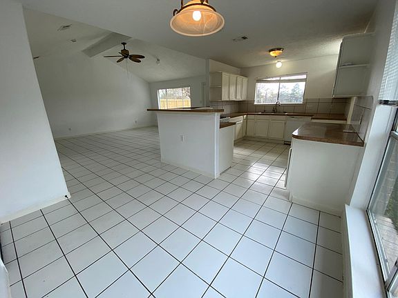 3rd image of 19915 Windy Nook Dr