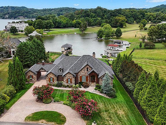 3rd image of 8711 Inlet Dr