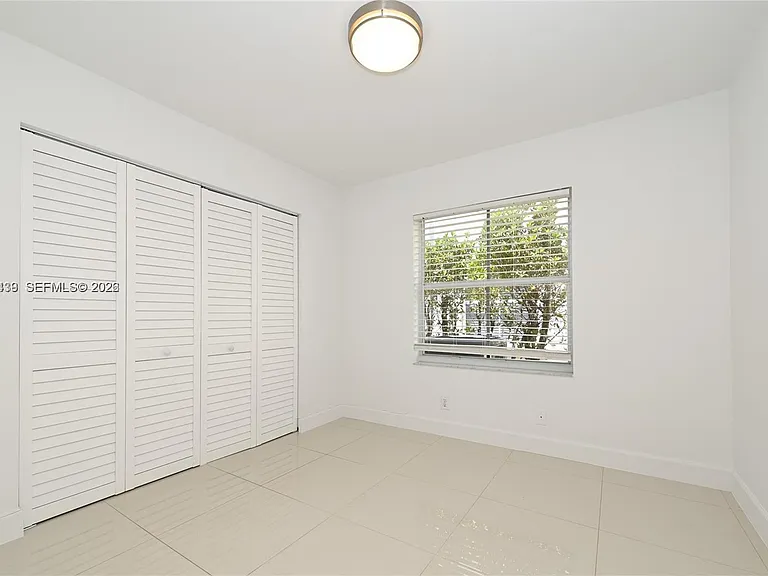 889 Sand Creek Cir — Photo 14