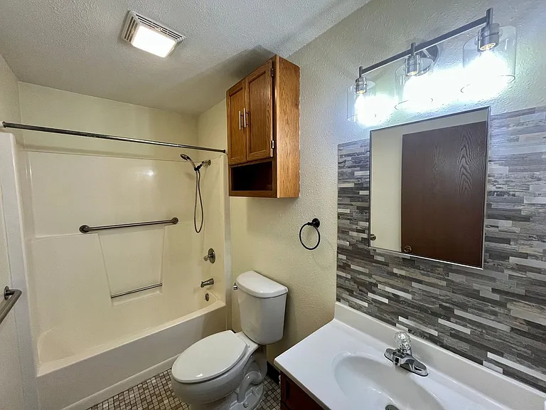1007 Timm St — Photo 14