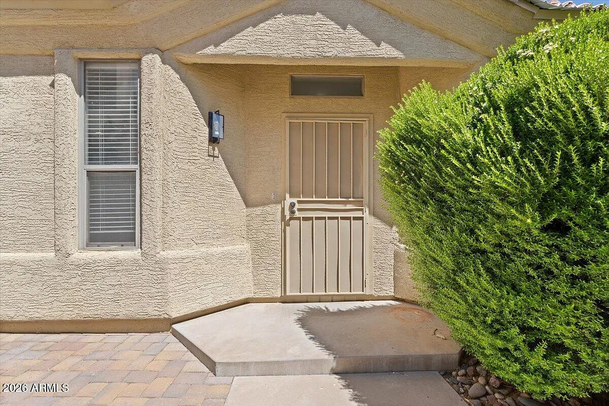 3 bed, 2.0 bath, 1432 sqft, $2,450 — Photo 4