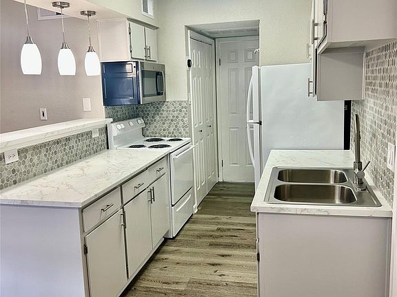 2nd image of 12660 Ashford Point Dr APT 608