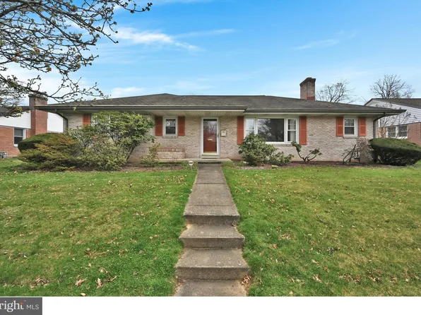 520 Maple Ave, Hershey, PA 17033