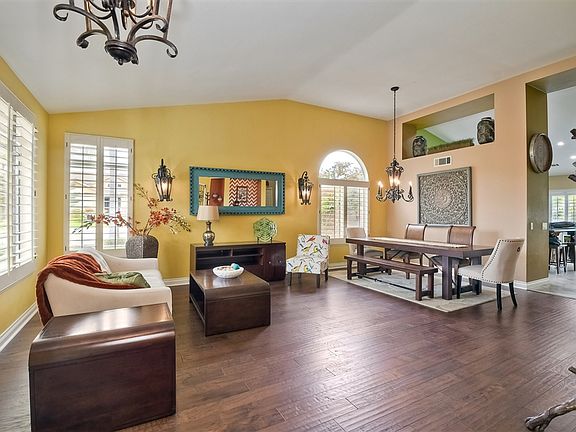 5th image of 398 Pismo Bay Ct
